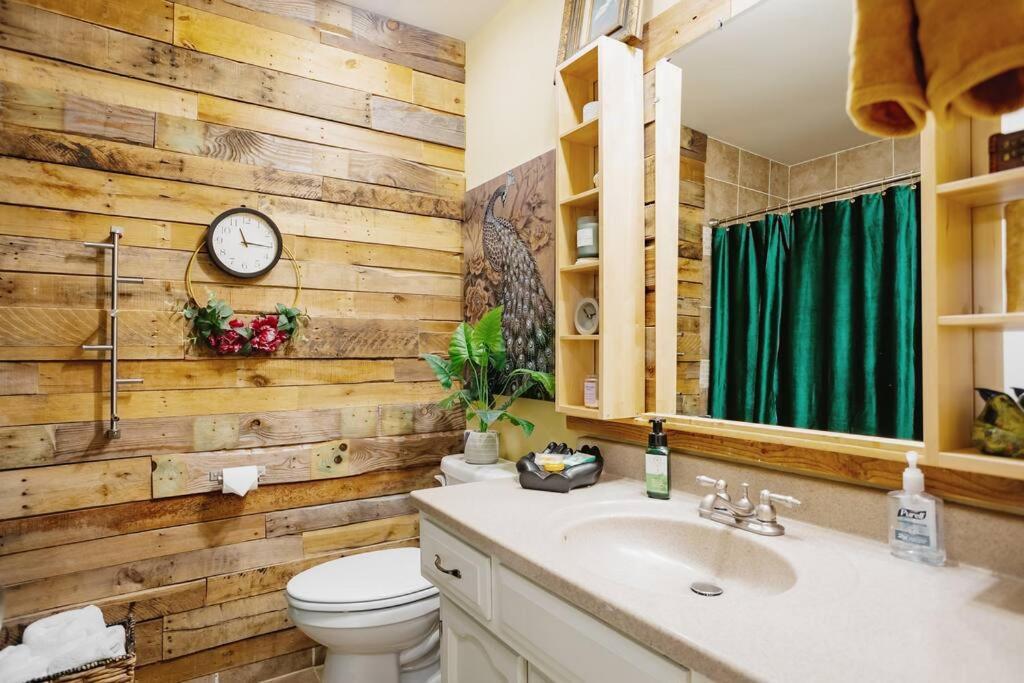 Becky & Marvels 420 Stay - Private Room カンザスシティ エクステリア 写真